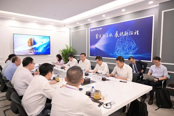 李滨董事长一行出席申博太阳城展锐一级部门主管座谈会.jpg